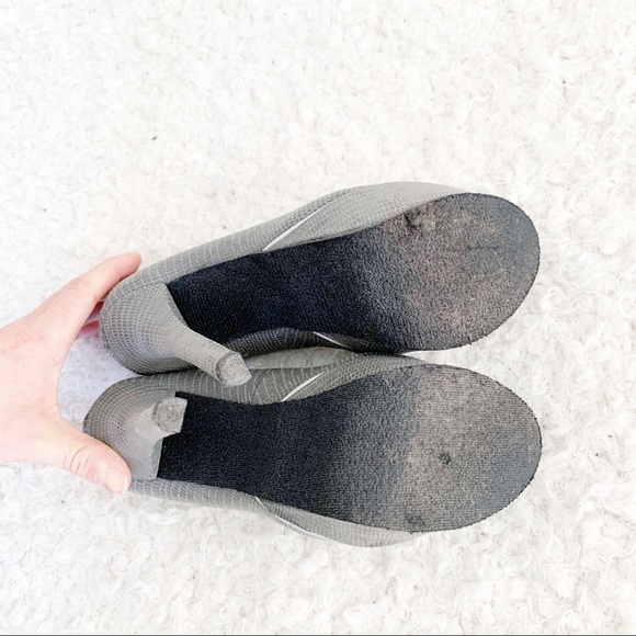 JustFab Enid Grey Snake Print Pumps - Picture 5 of 7